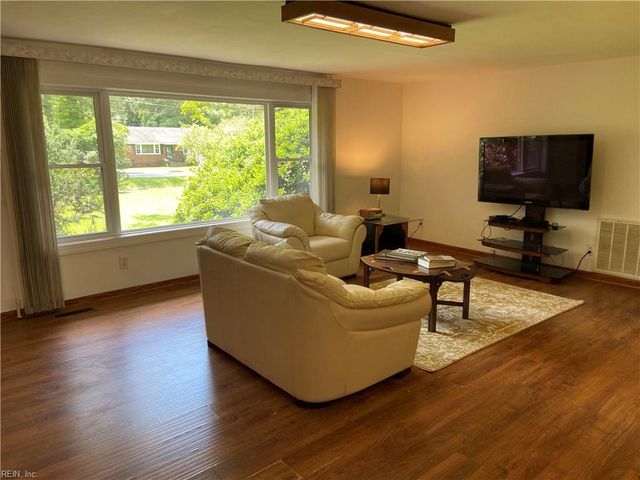 2708 N Landing RD, Virginia Beach, VA 23456