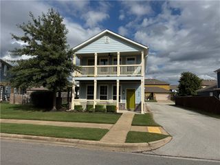 626 N Tennyson Lane, Fayetteville, AR 72704