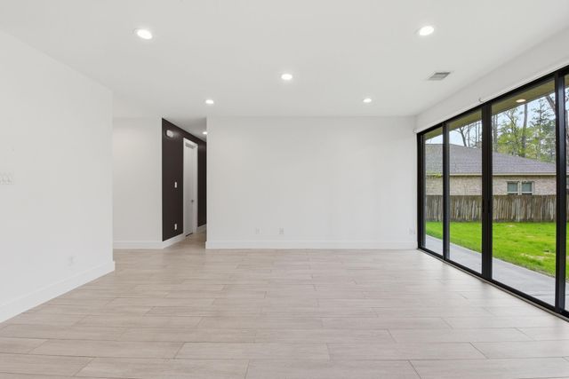 1530 Primrose Street, Conroe, TX 77385