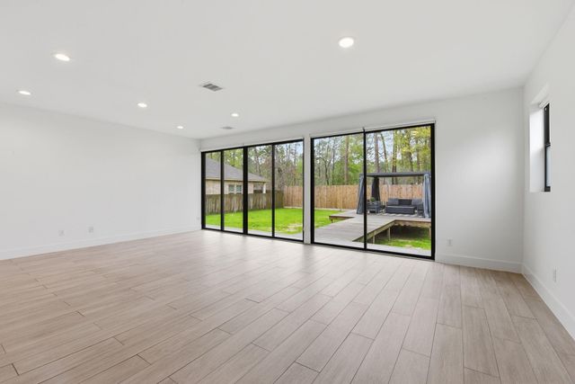 1530 Primrose Street, Conroe, TX 77385