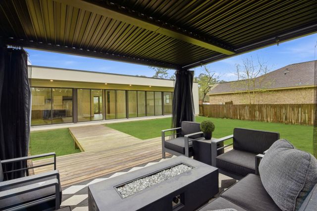 1530 Primrose Street, Conroe, TX 77385