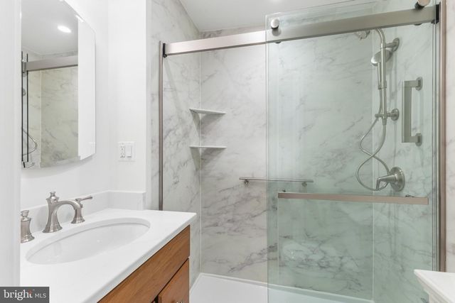 303 QUEEN ST, Alexandria, VA 22314