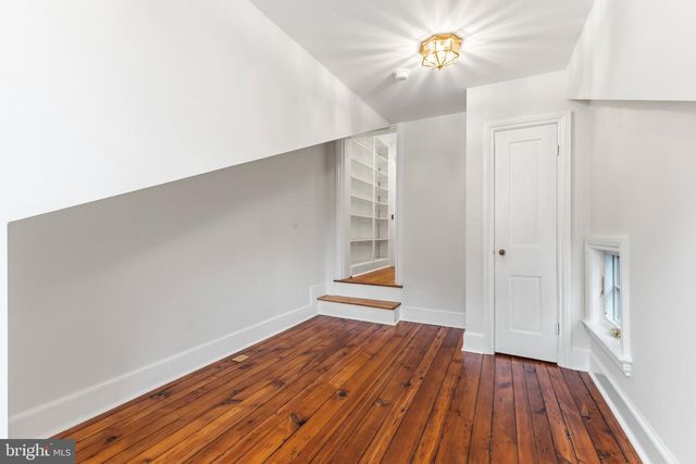 303 QUEEN ST, Alexandria, VA 22314