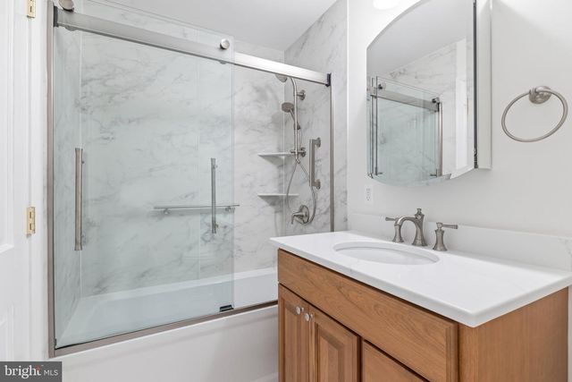 303 QUEEN ST, Alexandria, VA 22314