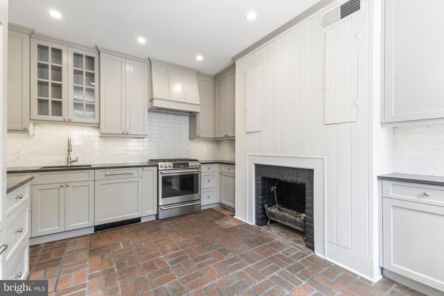 303 QUEEN ST, Alexandria, VA 22314