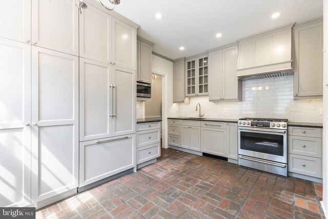 303 QUEEN ST, Alexandria, VA 22314