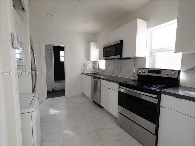 2272 NW 2nd Street 2, Miami, FL 33125