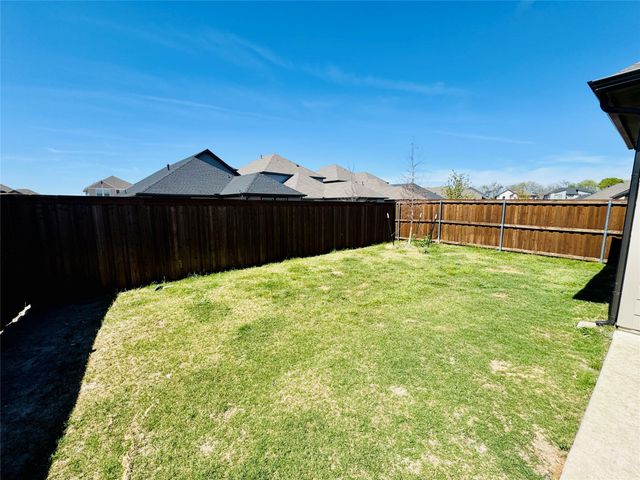 589 Woodland Avenue, Lavon, TX 75166