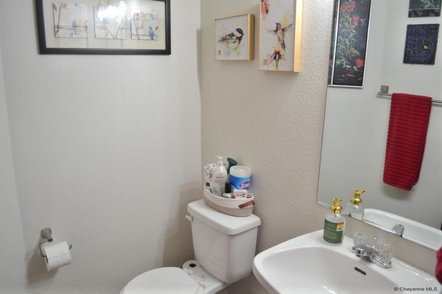 3006 THOMAS RD, Cheyenne, WY 82009