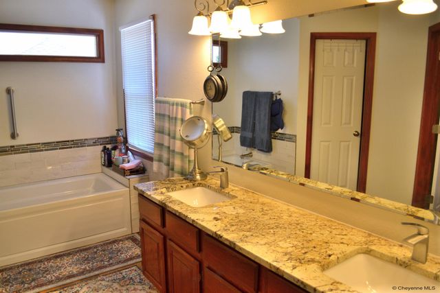 3006 THOMAS RD, Cheyenne, WY 82009