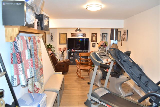 3006 THOMAS RD, Cheyenne, WY 82009
