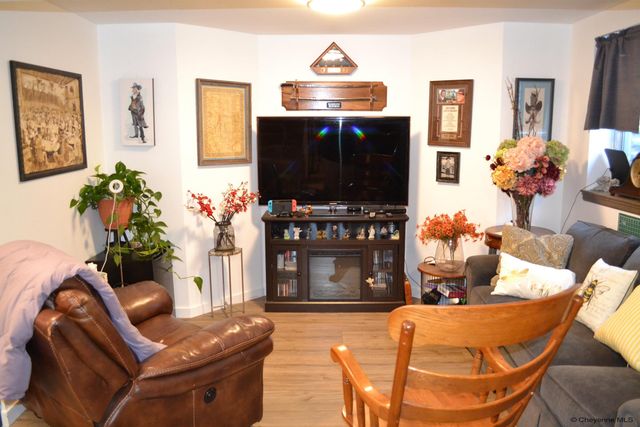3006 THOMAS RD, Cheyenne, WY 82009