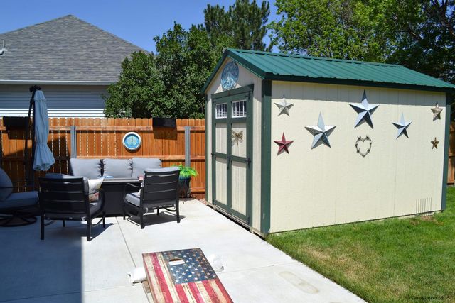3006 THOMAS RD, Cheyenne, WY 82009