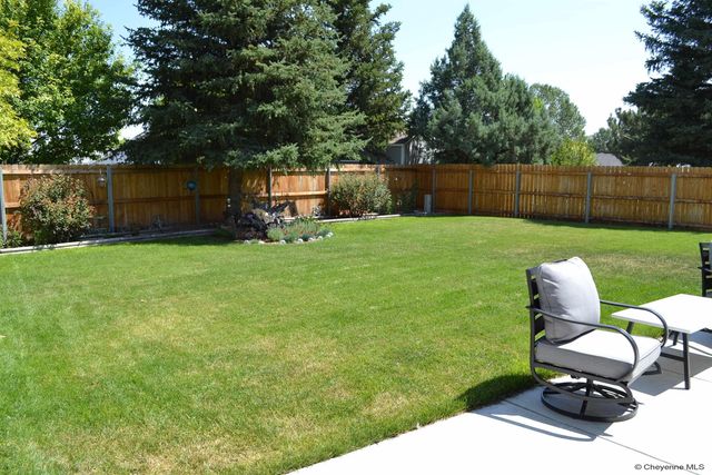 3006 THOMAS RD, Cheyenne, WY 82009
