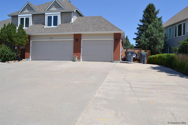 3006 THOMAS RD, Cheyenne, WY 82009