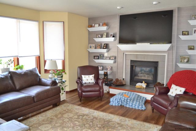 3006 THOMAS RD, Cheyenne, WY 82009