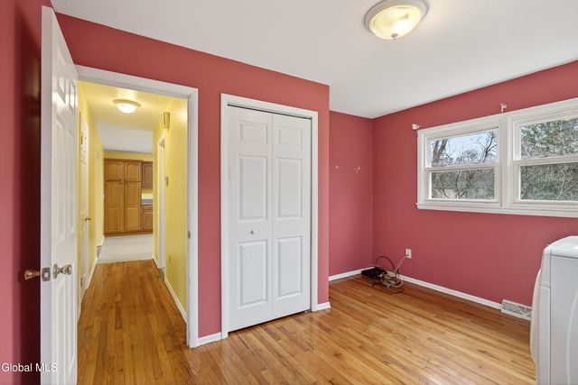 7 Apple Blossom Lane, Colonie, NY 12205