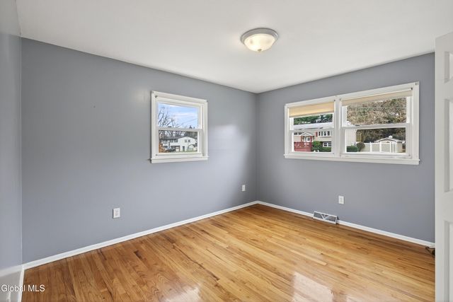 7 Apple Blossom Lane, Colonie, NY 12205