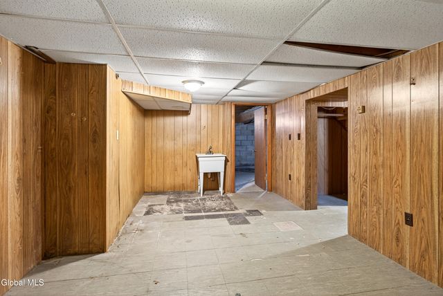 7 Apple Blossom Lane, Colonie, NY 12205