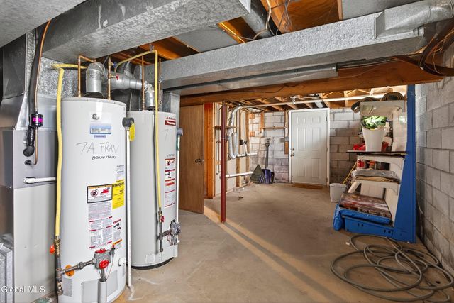 7 Apple Blossom Lane, Colonie, NY 12205