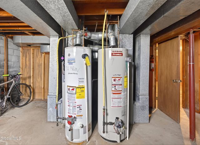 7 Apple Blossom Lane, Colonie, NY 12205