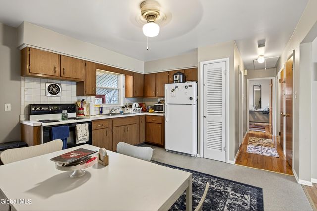 7 Apple Blossom Lane, Colonie, NY 12205