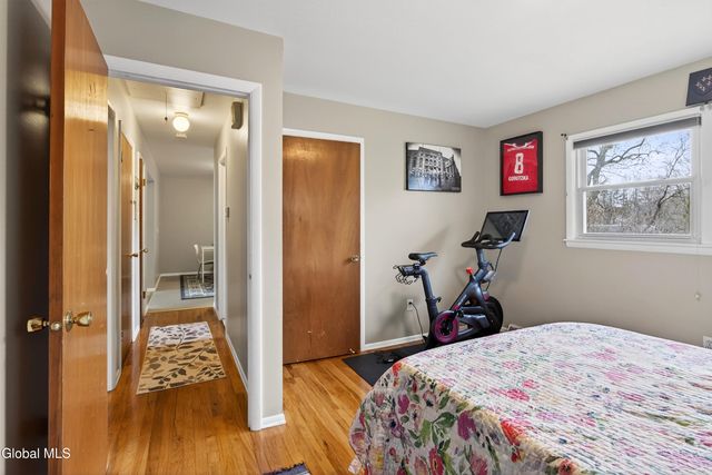 7 Apple Blossom Lane, Colonie, NY 12205