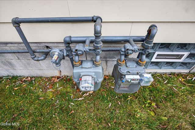 7 Apple Blossom Lane, Colonie, NY 12205