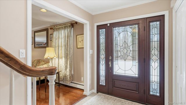 1 Tracklot Road, Nissequogue, NY 11780