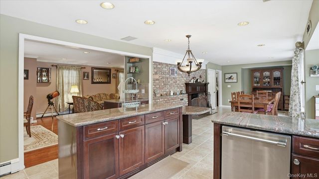 1 Tracklot Road, Nissequogue, NY 11780