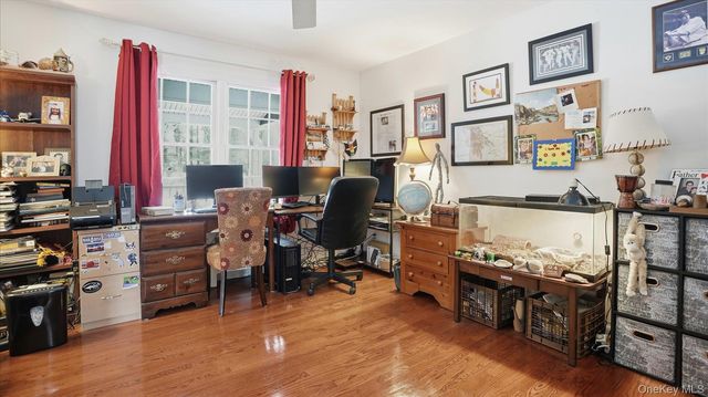 1 Tracklot Road, Nissequogue, NY 11780