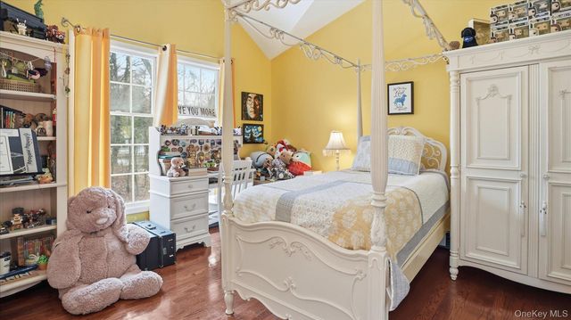 1 Tracklot Road, Nissequogue, NY 11780