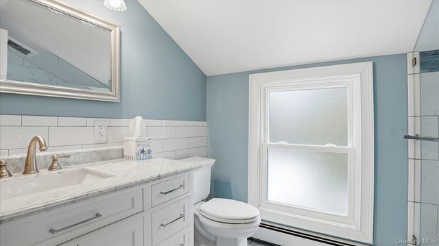 1 Tracklot Road, Nissequogue, NY 11780