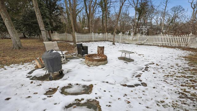 1 Tracklot Road, Nissequogue, NY 11780