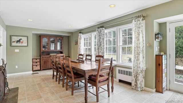 1 Tracklot Road, Nissequogue, NY 11780