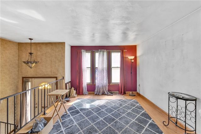 125 Shenandoah Dr, Penn Hills, PA 15235