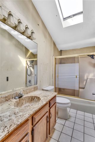 125 Shenandoah Dr, Penn Hills, PA 15235