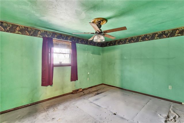 125 Shenandoah Dr, Penn Hills, PA 15235