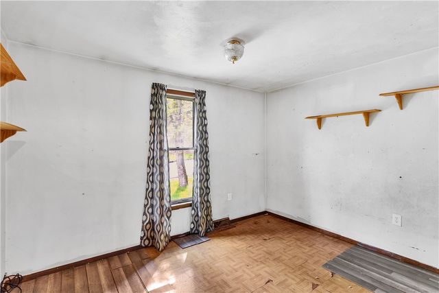 125 Shenandoah Dr, Penn Hills, PA 15235