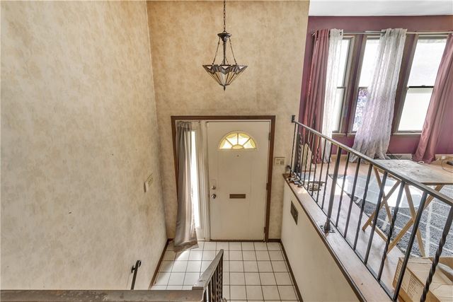 125 Shenandoah Dr, Penn Hills, PA 15235