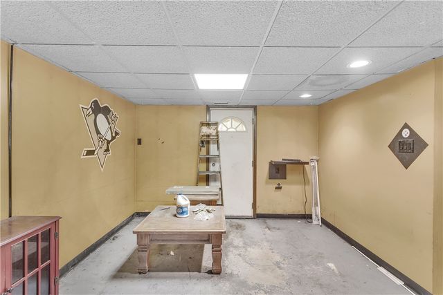 125 Shenandoah Dr, Penn Hills, PA 15235