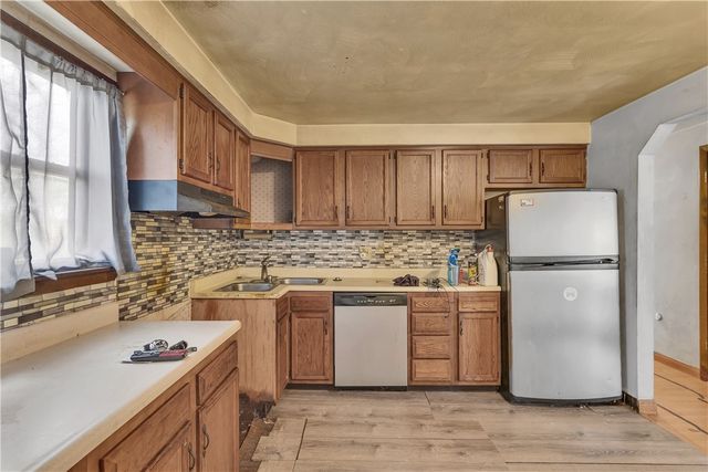 125 Shenandoah Dr, Penn Hills, PA 15235