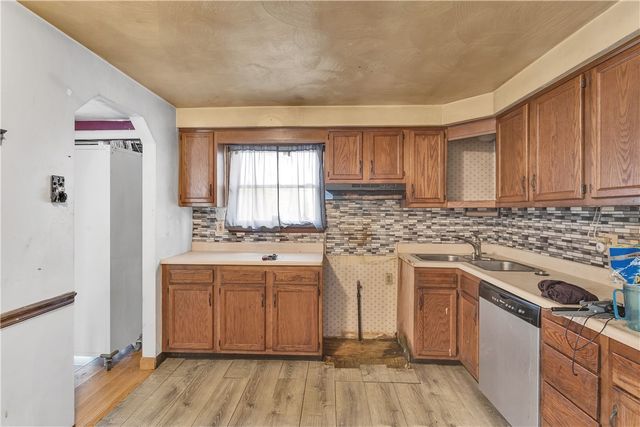 125 Shenandoah Dr, Penn Hills, PA 15235