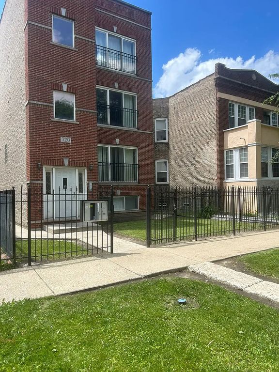 720 N Central Park Avenue 3, Chicago, IL 60651