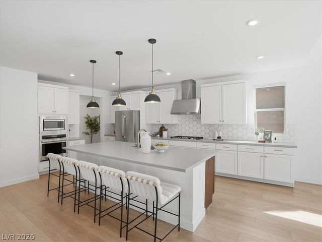 9725 Starlight Ridge Avenue, Las Vegas, NV 89148