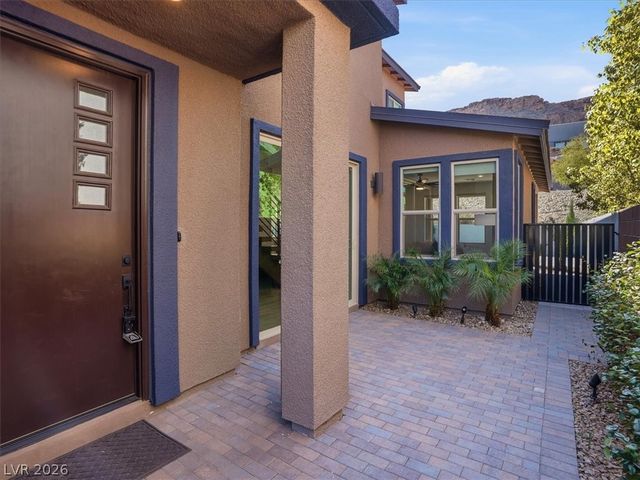 9725 Starlight Ridge Avenue, Las Vegas, NV 89148