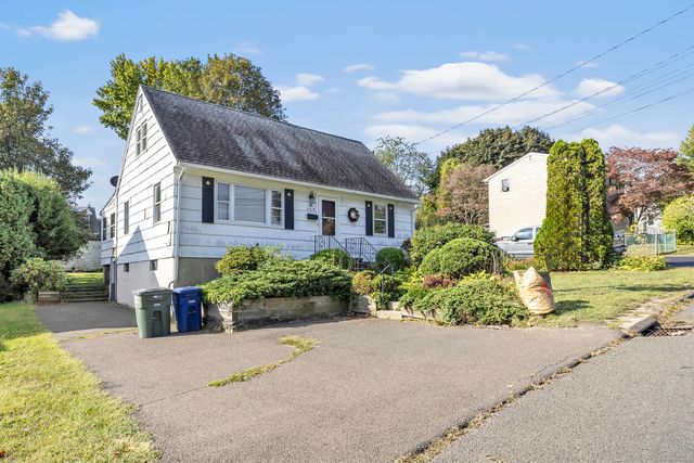 209 Old Town Road, Bridgeport, CT 06606