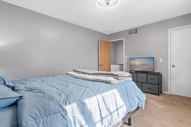 11863 River Hills Drive, Burnsville, MN 55337