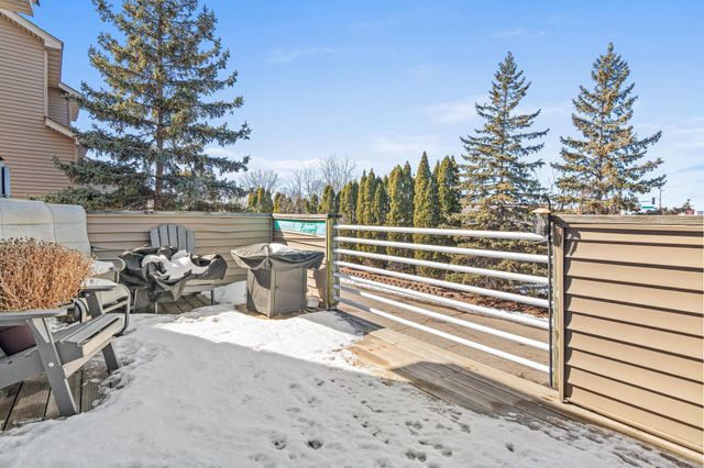 11863 River Hills Drive, Burnsville, MN 55337