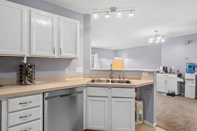 11863 River Hills Drive, Burnsville, MN 55337